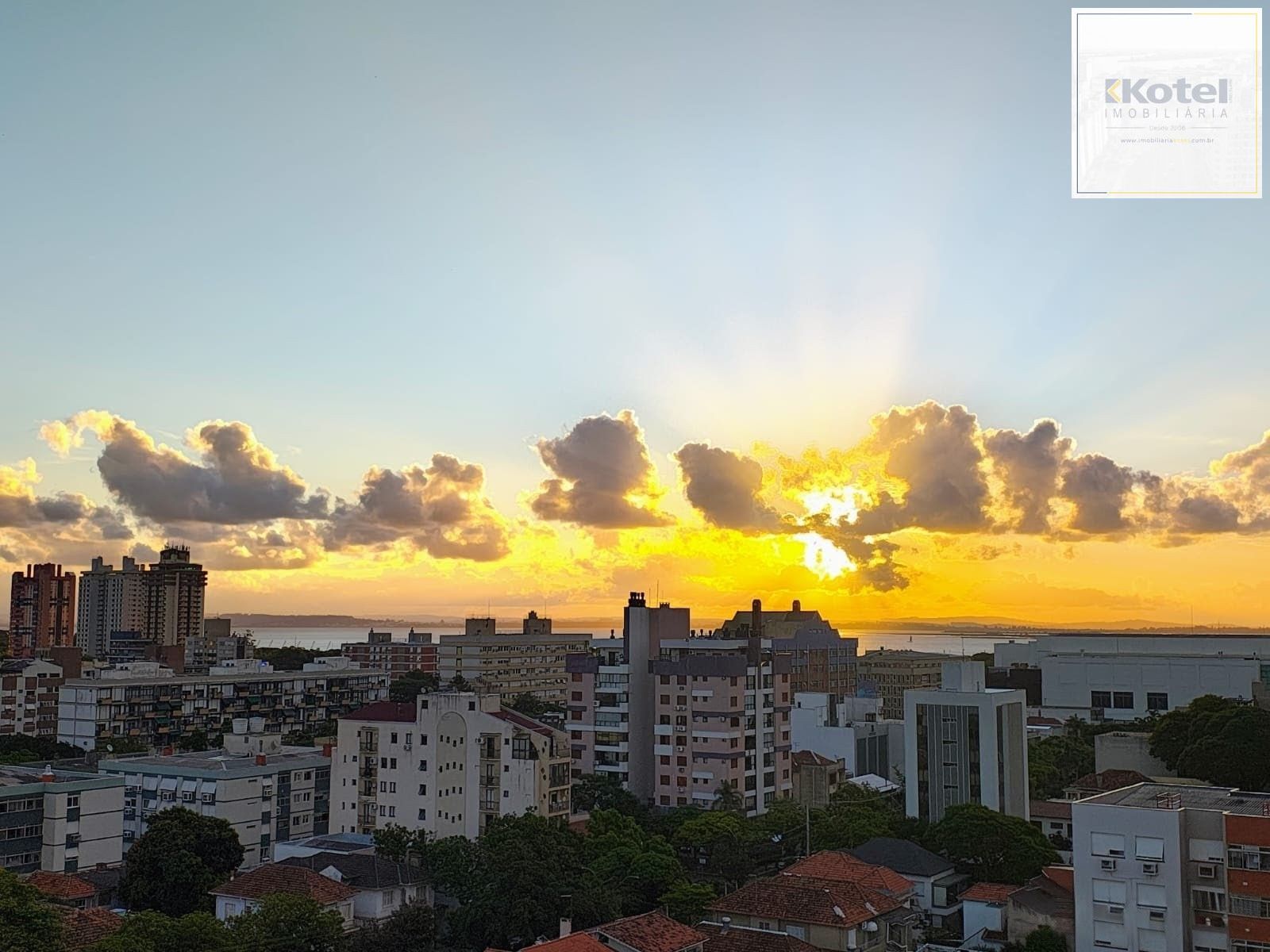 3 suítes 2 vagas Menino Deus — foto 3
