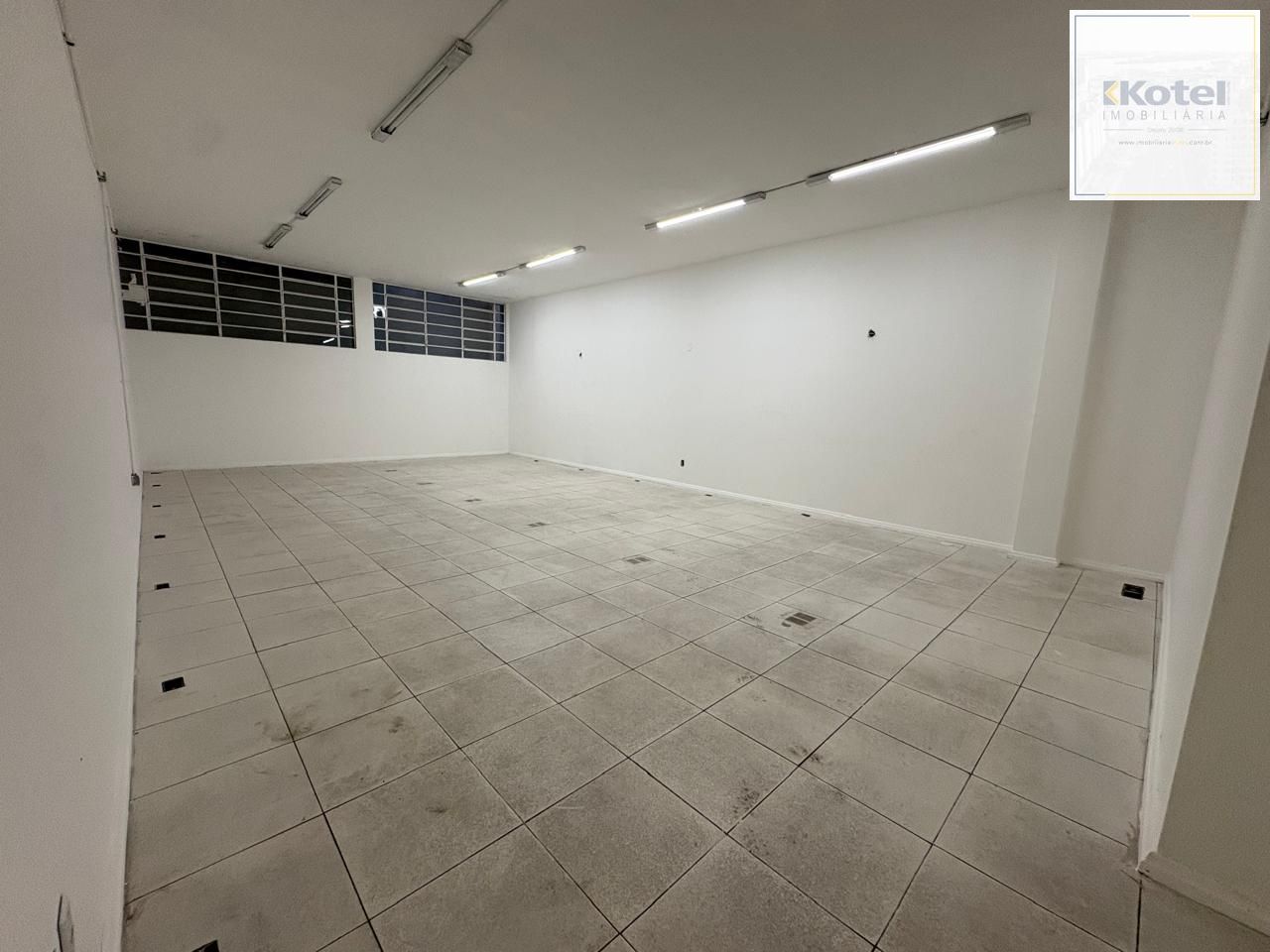 Sala comercial 822,66m² no centro de Porto Alegre
