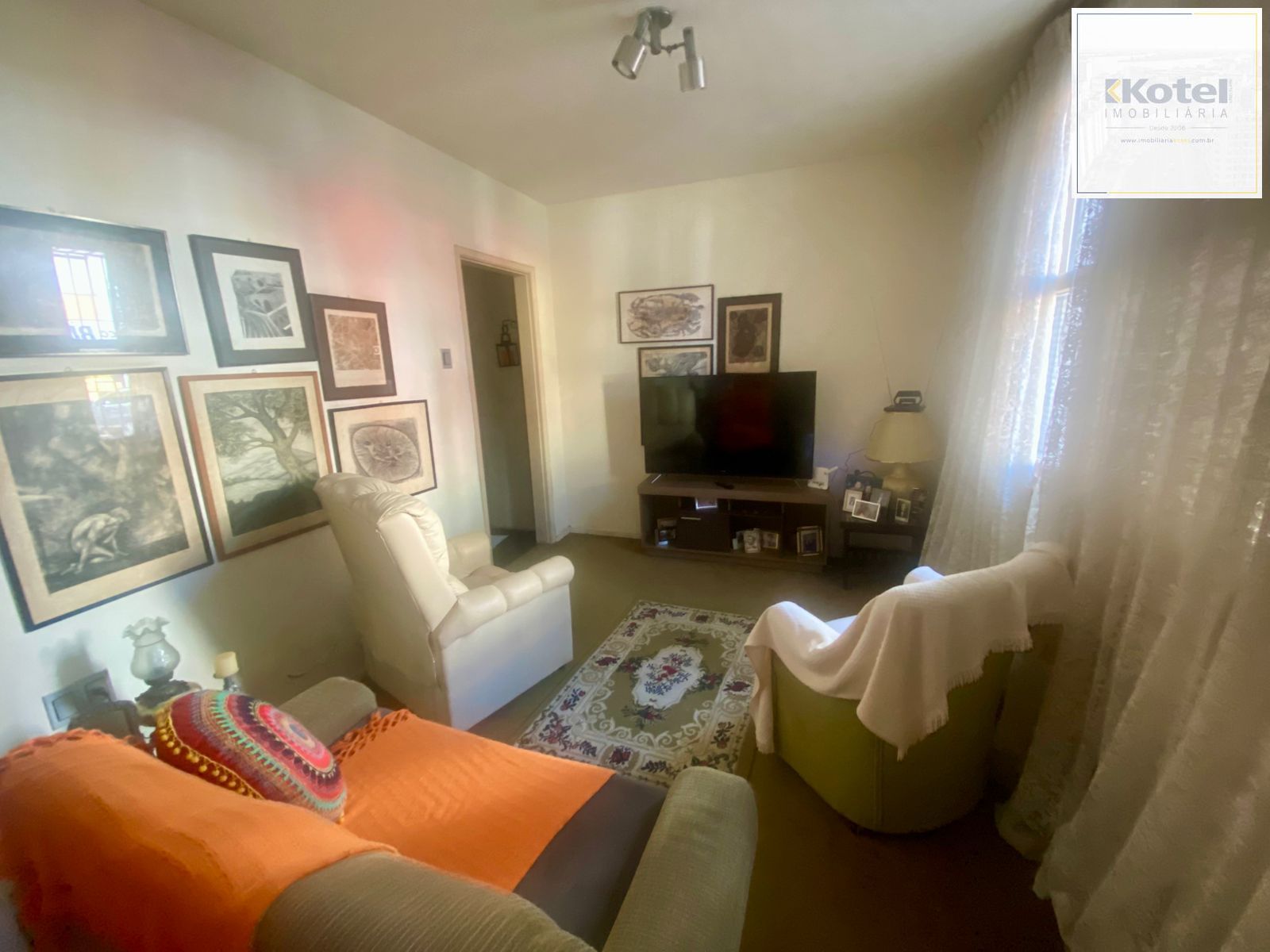 Apartamento garden 3 dormitórios 2 banheiros 128m2 e vaga coberta, Menino Deus