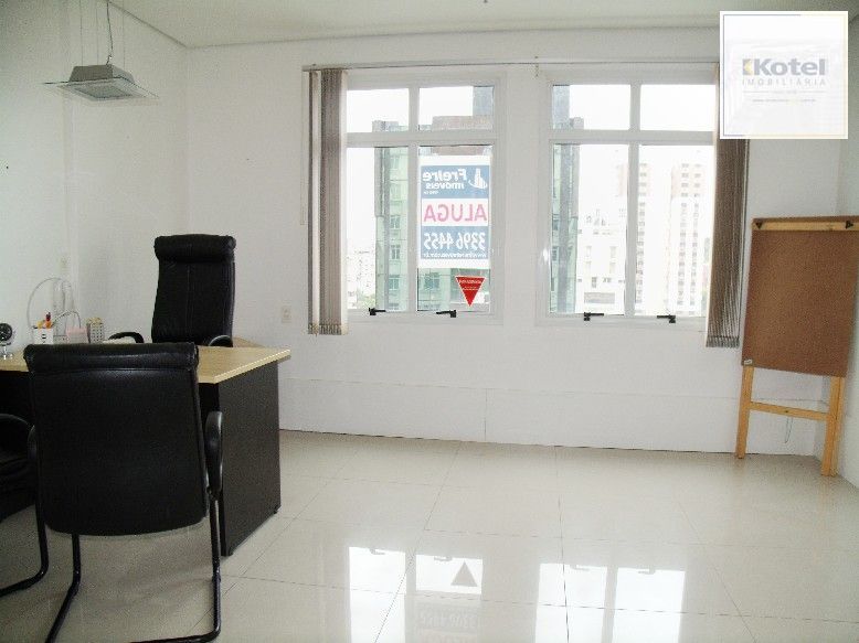 ÓTIMA SALA NO CENTRO EMPRESARIAL GETÚLIO VARGAS COM BOX ESCRITURADO