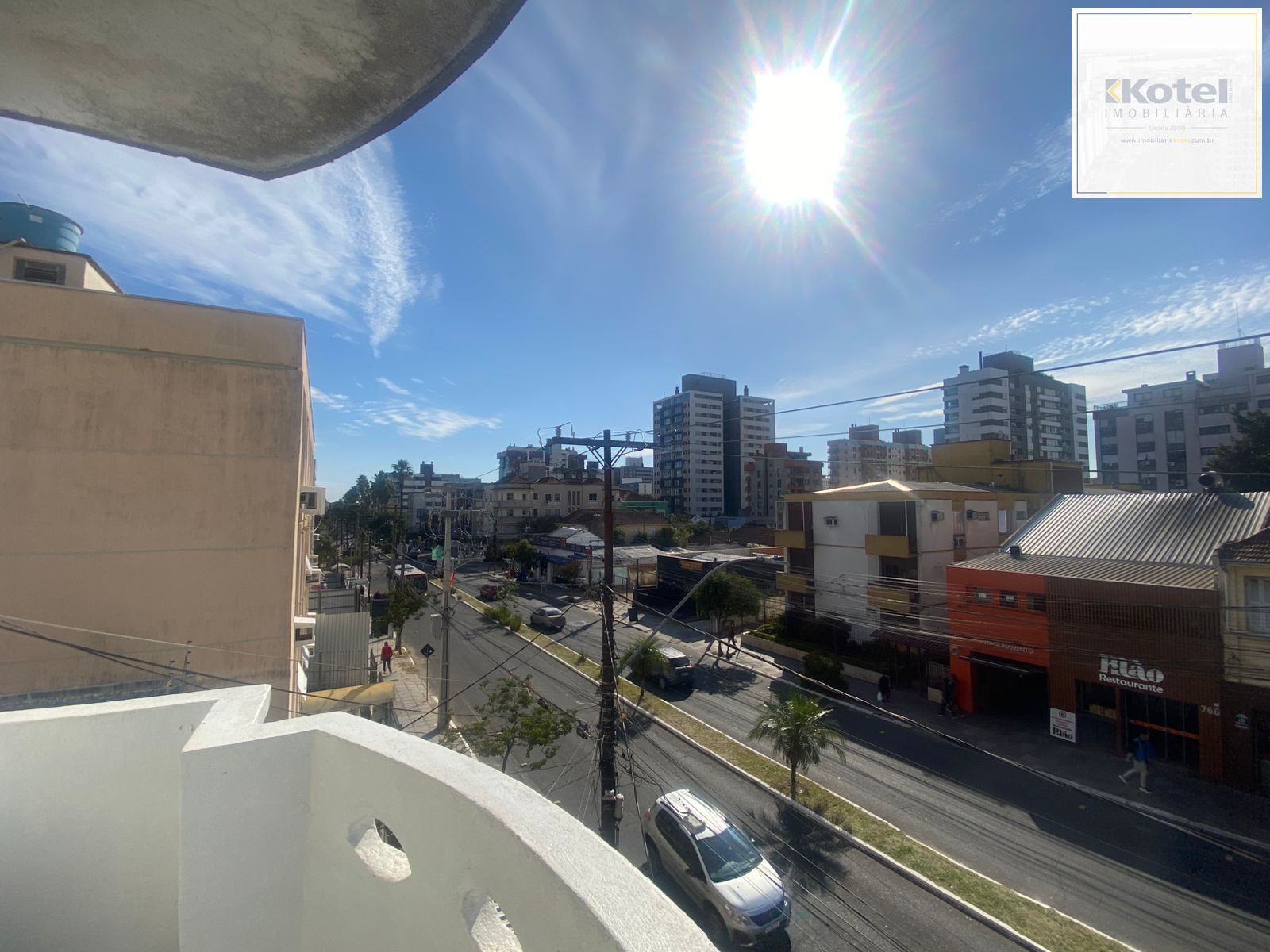 Apartamento 3 dormitórios 2 banheiros e sacada Menino Deus