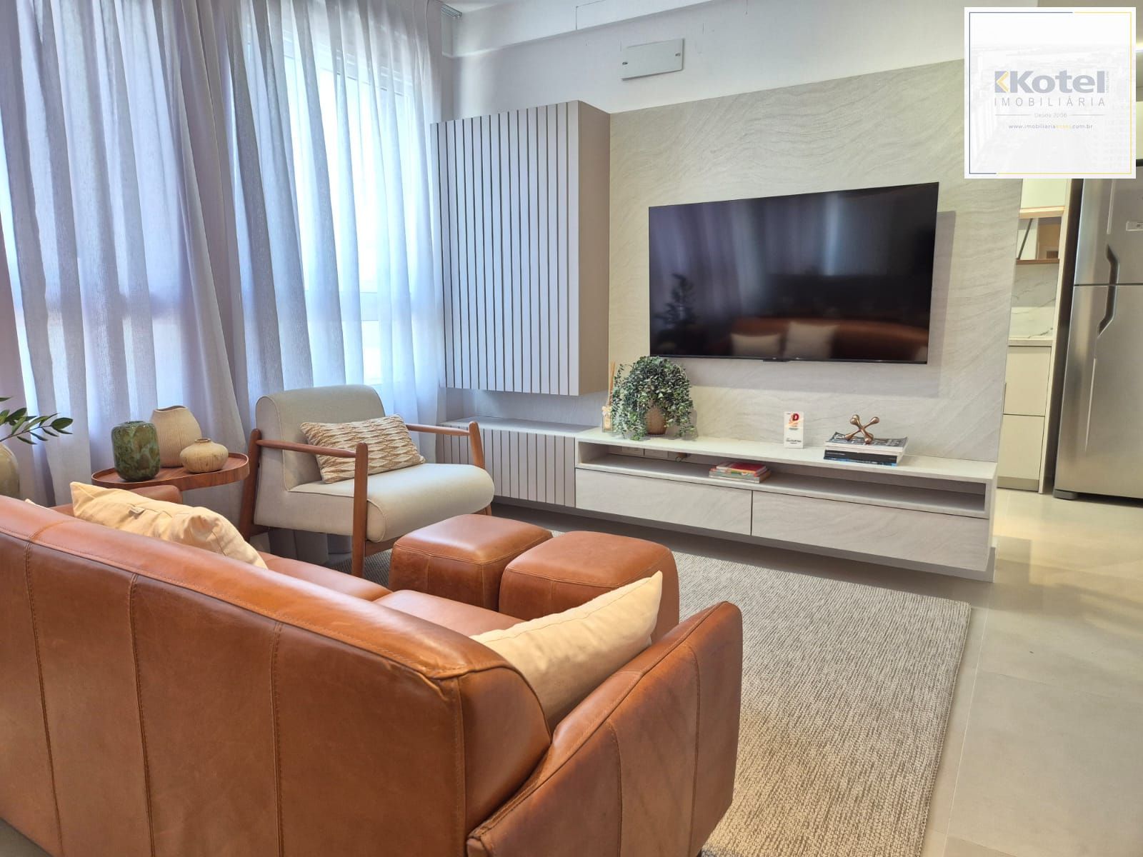 Apartamento 2 Dormitórios, Decorado e com Vaga de Garagem | Pronto para Morar!