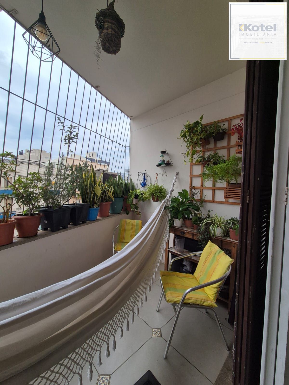 Apto com 2 dormit. na Cidade Baixa