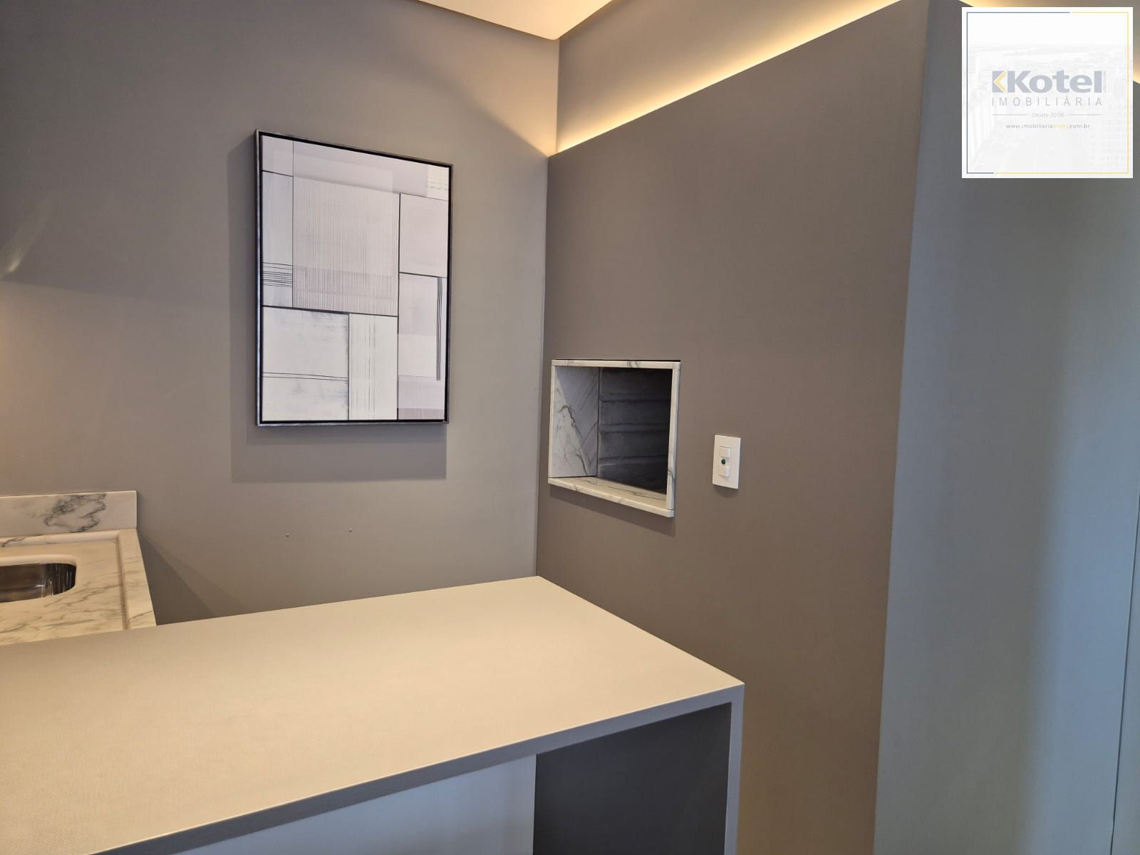 Apartamento 2 Dormitórios, Decorado e com Vaga de Garagem | Pronto para Morar!