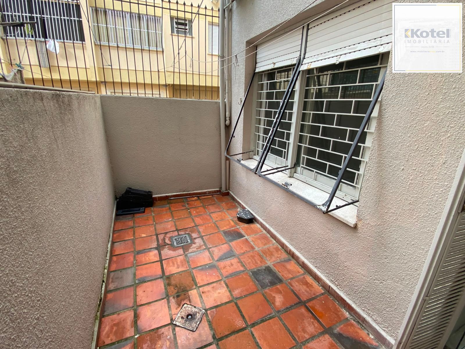 Térreo com 2 dormitórios e pátio