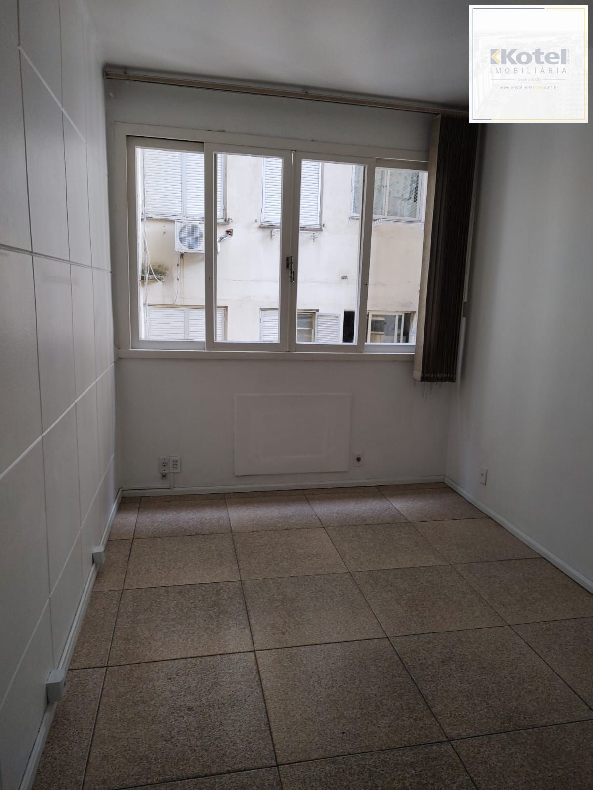 Sala Comercial, 1 sala, à venda, 55 m², Centro Histórico - Porto Alegre — foto 2