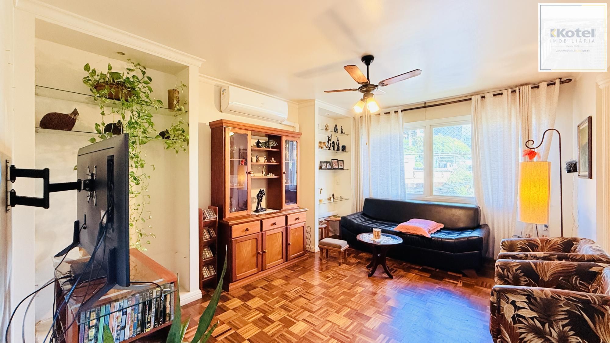 Apartamento com 3 quartos, 1 suíte,  à venda na Avenida Doutor Nilo Peçanha, 1121, Três Figueiras, Porto Alegre