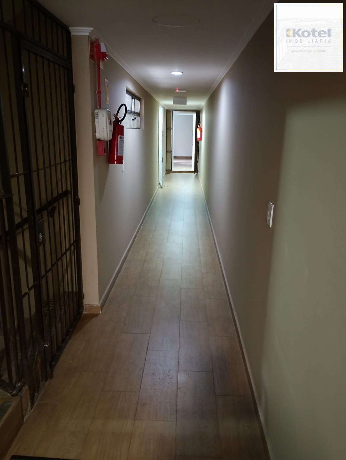 Apartamento Térreo, 02 dormitórios, 60,59m2 área privativa, quiosque com churrasqueira, Menino Deus