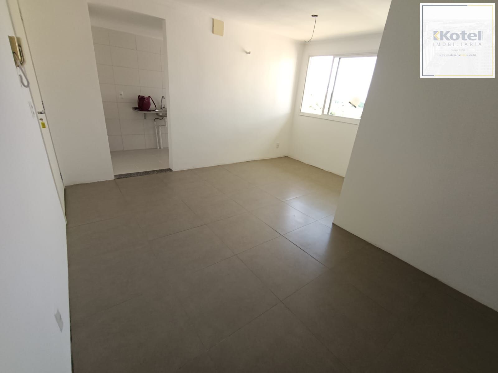 Apartamento em Porto Alegre, no bairro Vila Nova, com 2 dormitório