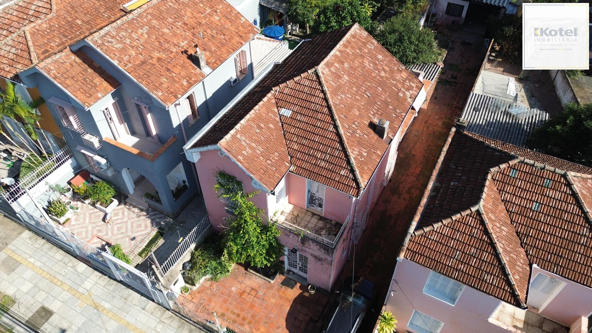 Casa/terreno na Rua Oscar Bittencourt
