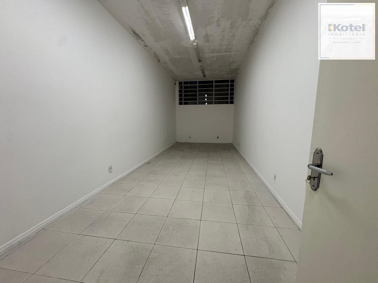 Sala comercial 822,66m² no centro de Porto Alegre