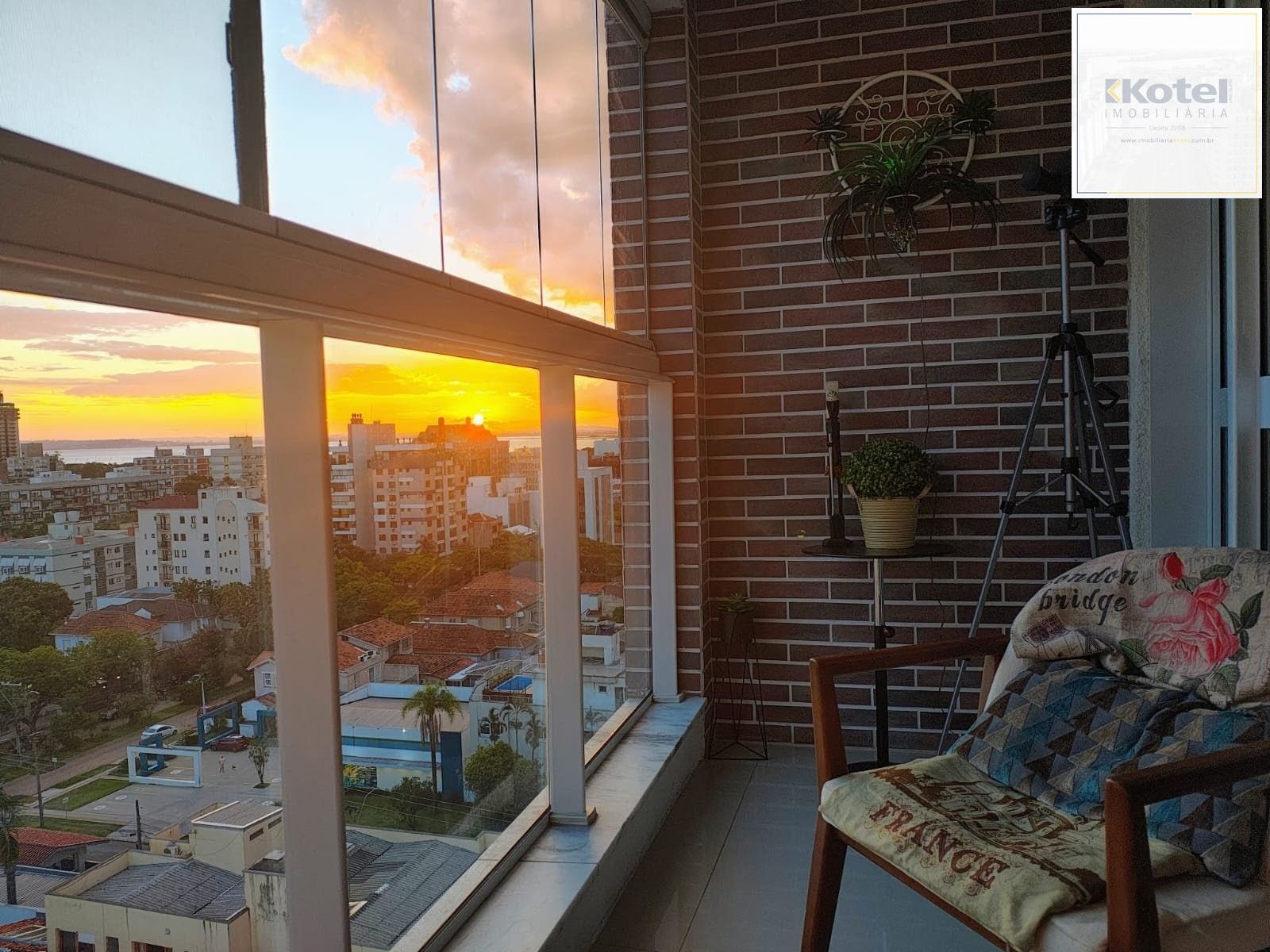 3 suítes 2 vagas Menino Deus — foto 2