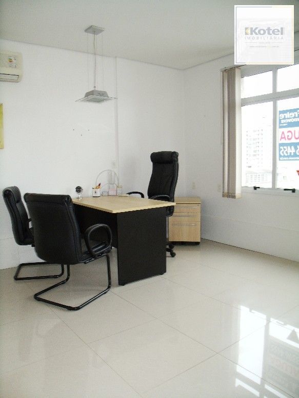 ÓTIMA SALA NO CENTRO EMPRESARIAL GETÚLIO VARGAS COM BOX ESCRITURADO