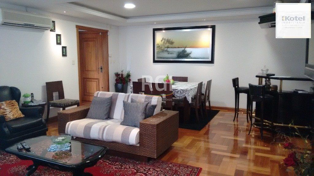 Apartamento para Venda - 238.12m², 3 dormitórios, sendo 1 suites, 3 vagas - Menino Deus — foto 2
