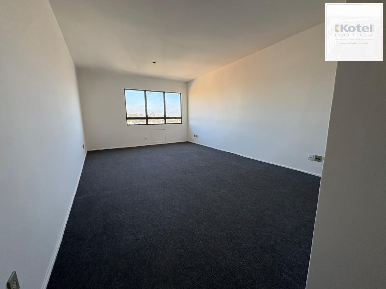 Sala comercial 37,27m² no bairro Passo da Areia