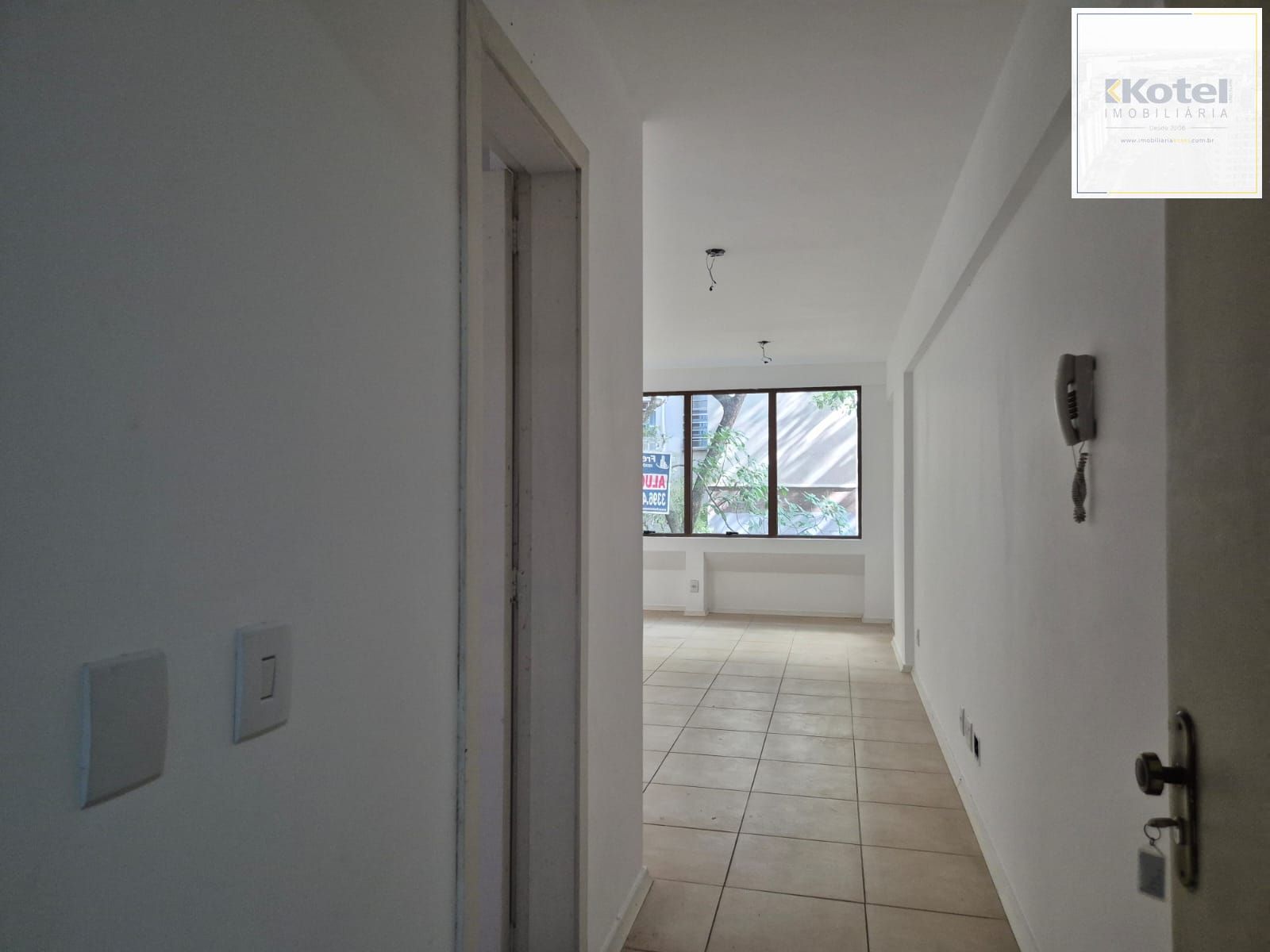 Sala comercial desocupada