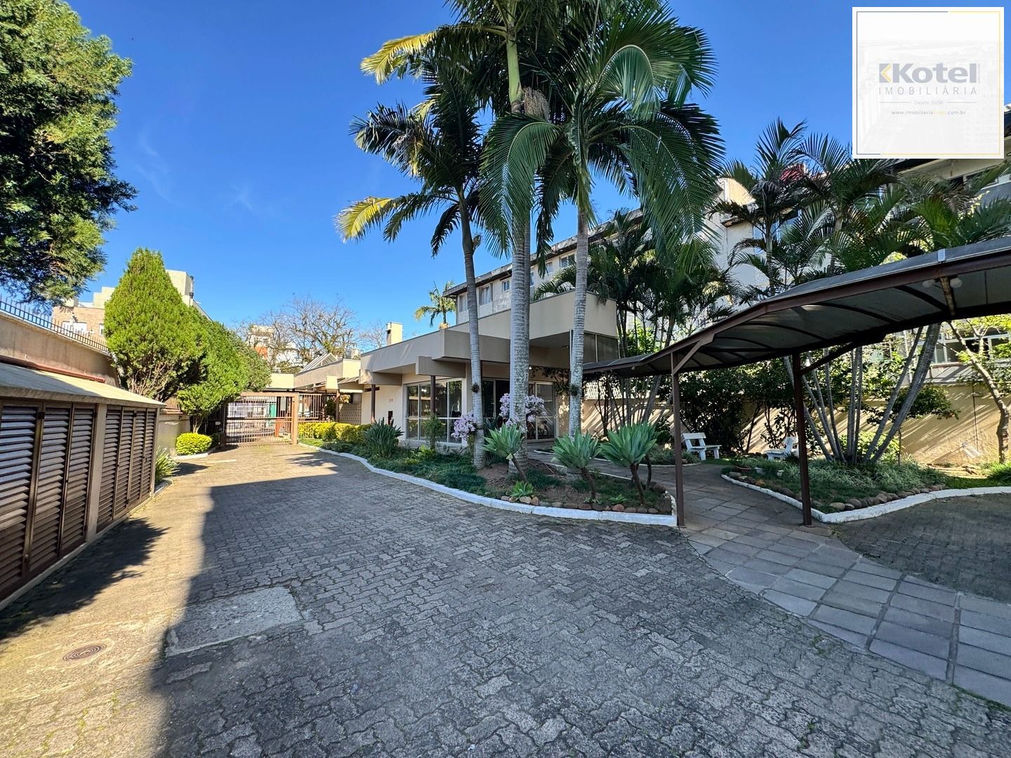 Apartamento dois dormitórios ( uma suíte) garagem/depósito Bairro Menino Deus — foto 4