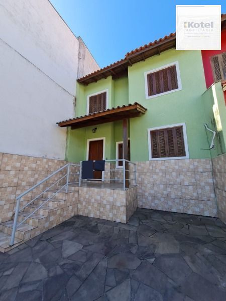 Casa de 3 dormitórios, apenas uma quadra da Av. Edgar Pires de Castro — foto 2