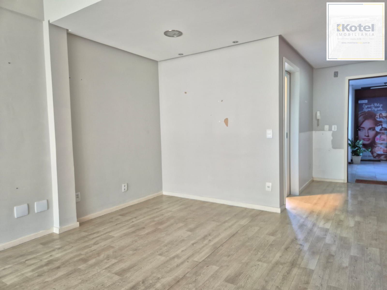 Sala comercial desocupada