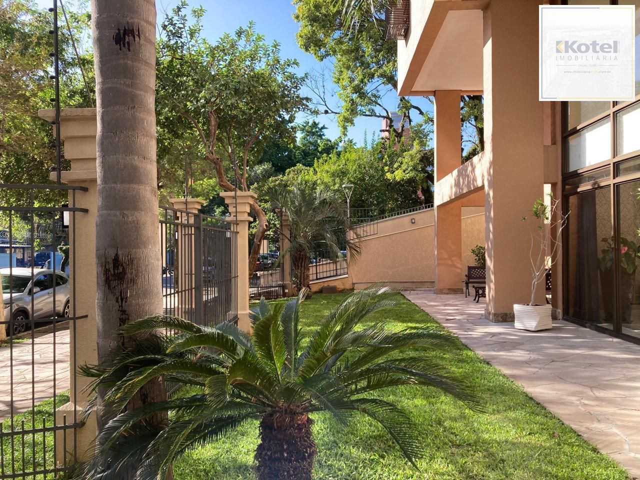 LINDO APARTAMENTO NO MENINO DEUS  com 117 M PRIVATIVOS, 3 DORITÓRIOS COM SUÍTES E VAGA DUPLA — foto 2