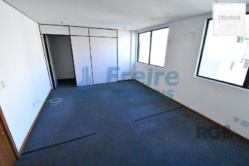 SALA - 32,00 m² - 1 vaga - MENINO DEUS