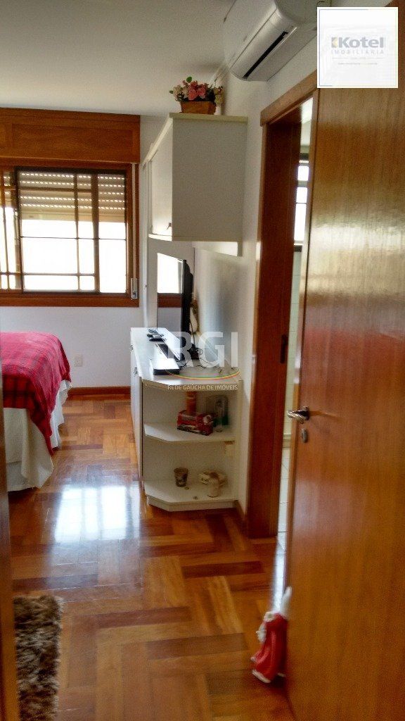Apartamento para Venda - 238.12m², 3 dormitórios, sendo 1 suites, 3 vagas - Menino Deus — foto 3