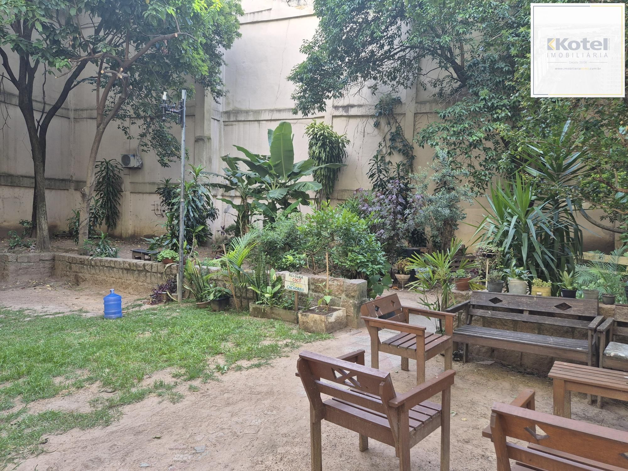 2 dormitório com área externa e churrasqueira