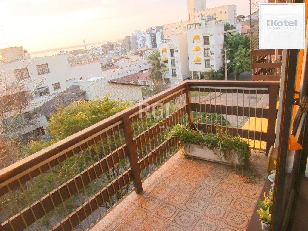 Apartamento para Venda - 145m², 3 dormitórios, sendo 1 suites, 2 vagas - Menino Deus
