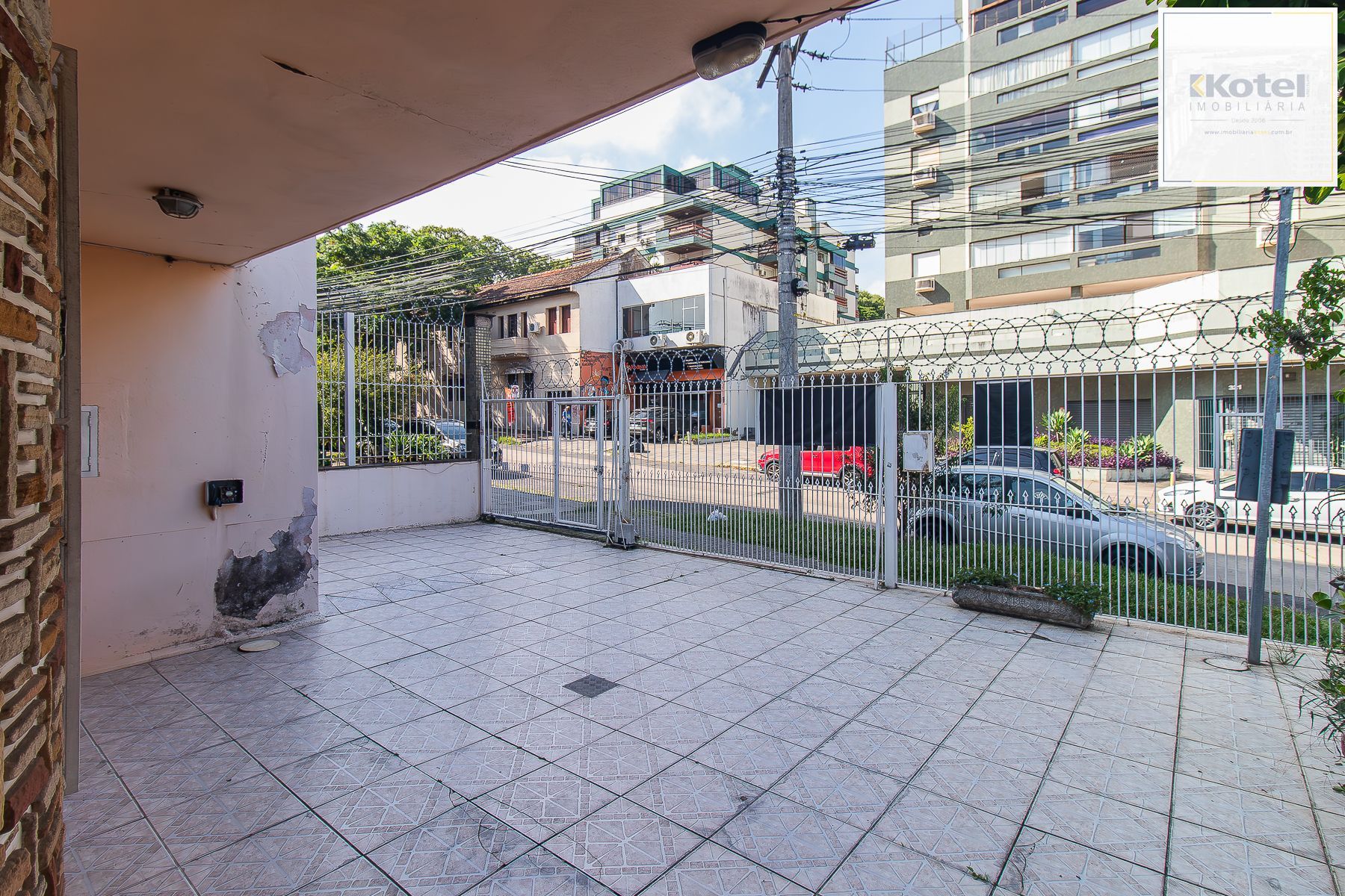 Casa 4 dormitórios - 1 vaga -  330m² Menino Deus — foto 2