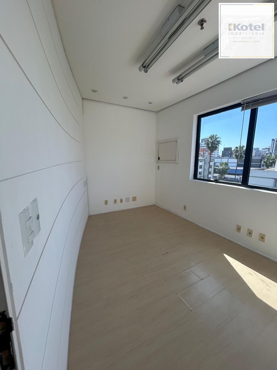 SALA COMERCIAL - 25,81m² - 1 vaga coberta -MENINO DEUS