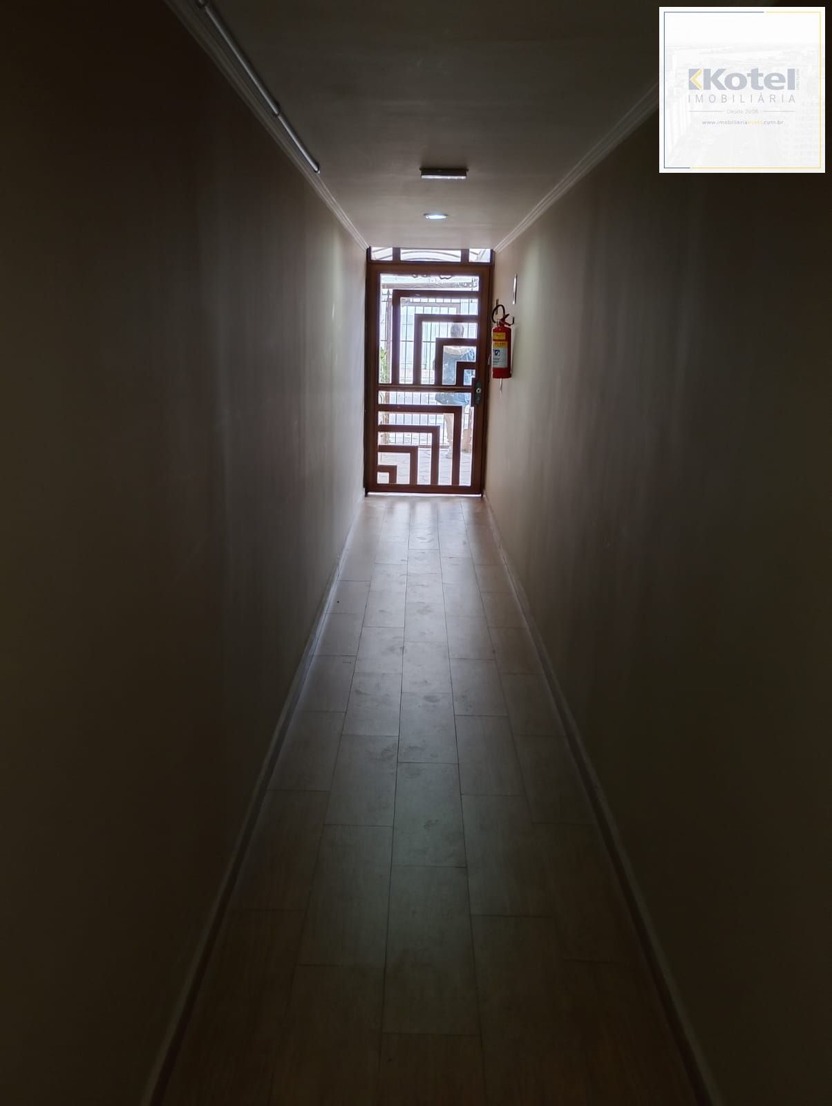 Apartamento Térreo, 02 dormitórios, 60,59m2 área privativa, quiosque com churrasqueira, Menino Deus