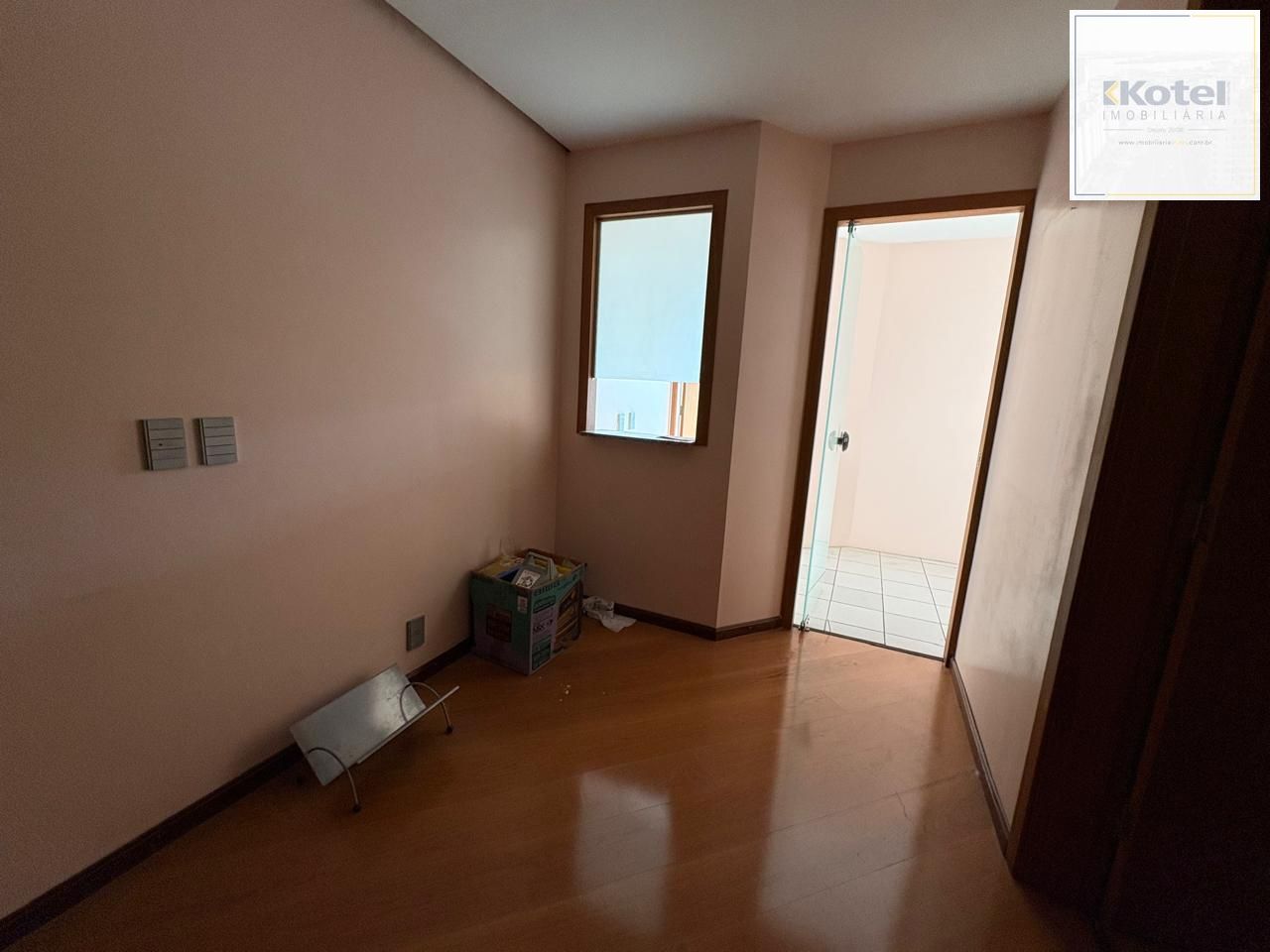 Sala/comercial 41,66 no Menino Deus