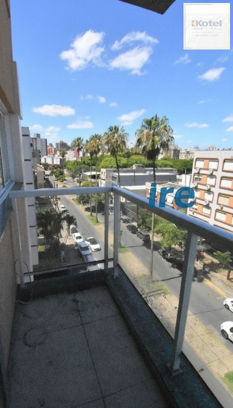 APARTAMENTO 2 DORMITÓRIOS COM 1 VAGA E SACADA COM CHURRASQUEIRA — foto 5