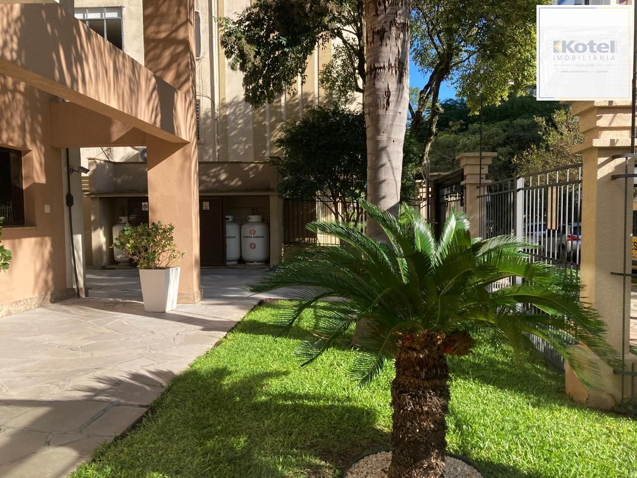 LINDO APARTAMENTO NO MENINO DEUS  com 117 M PRIVATIVOS, 3 DORITÓRIOS COM SUÍTES E VAGA DUPLA — foto 3