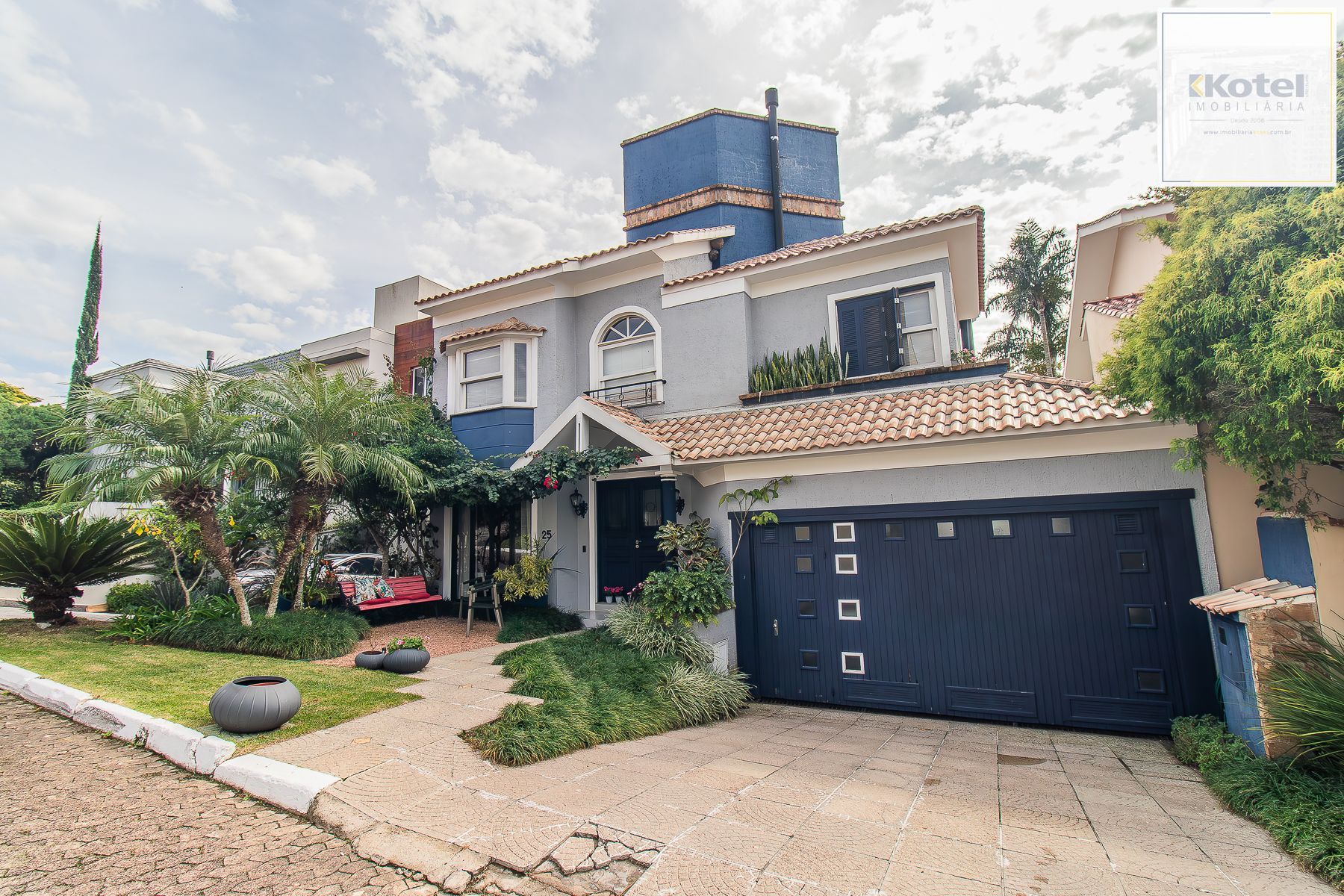 CASA DE 4 DORMITÓRIOS EM CONDOMÍNIO - 320 m² - 4 VAGAS DE GARAGEM — foto 2