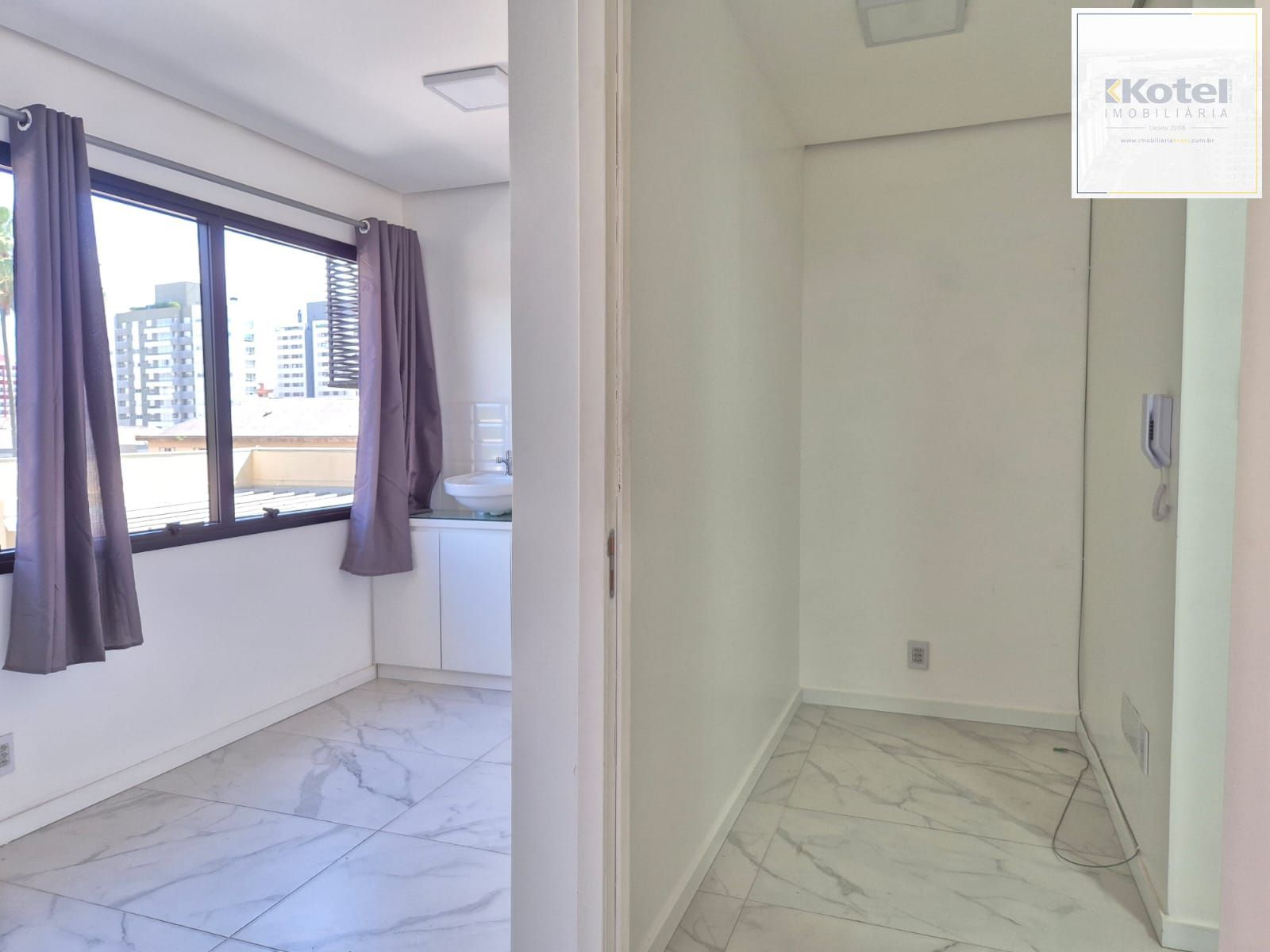 Sala reformada com box