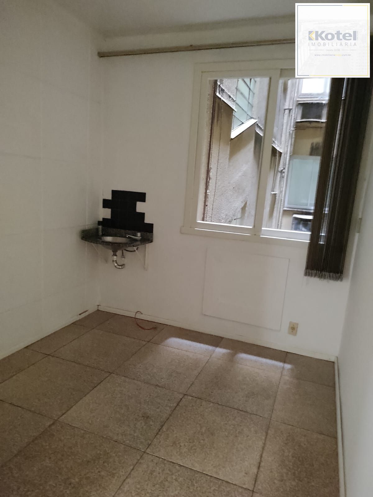 Sala Comercial, 1 sala, à venda, 55 m², Centro Histórico - Porto Alegre — foto 3
