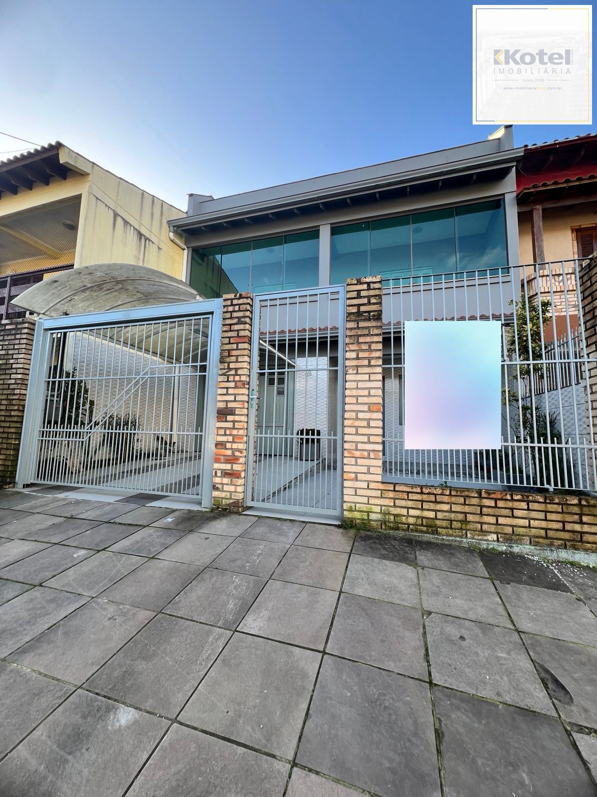 Casa à venda com 215m² na Hípica, 3 quartos sendo 1 suíte e 2 vagas — foto 2