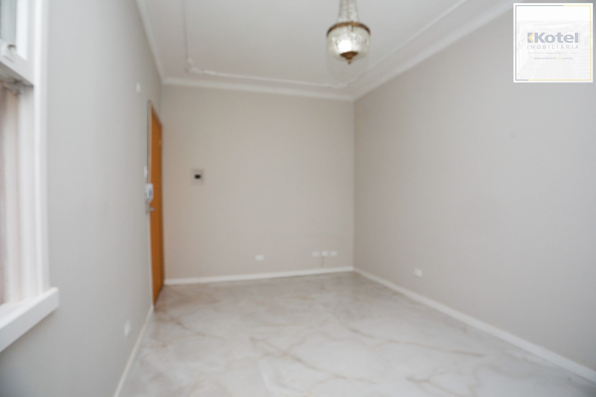 Apartamento Amplo no Menino Deus – 2 Dormitórios, 2 Banheiros e Churrasqueira