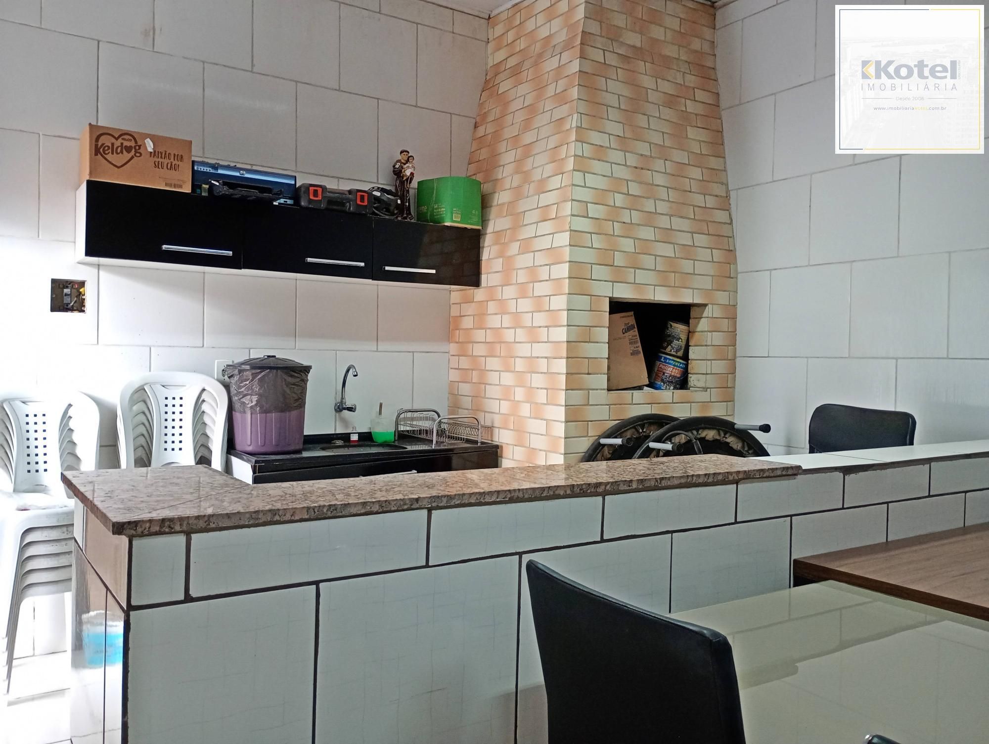 Casa com piscina e edícula — foto 4