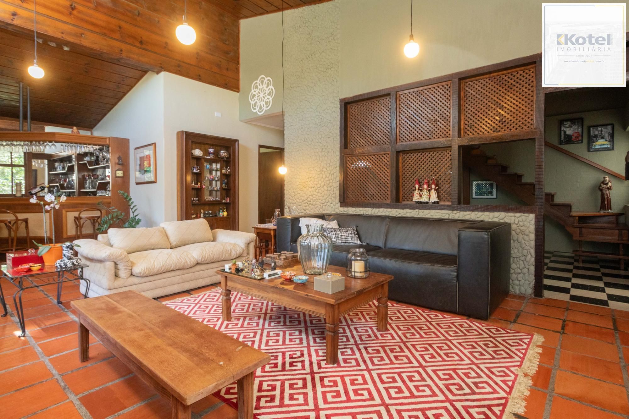 Casa em Condomínio com 5 quartos, 3 vagas e 350m² — foto 2