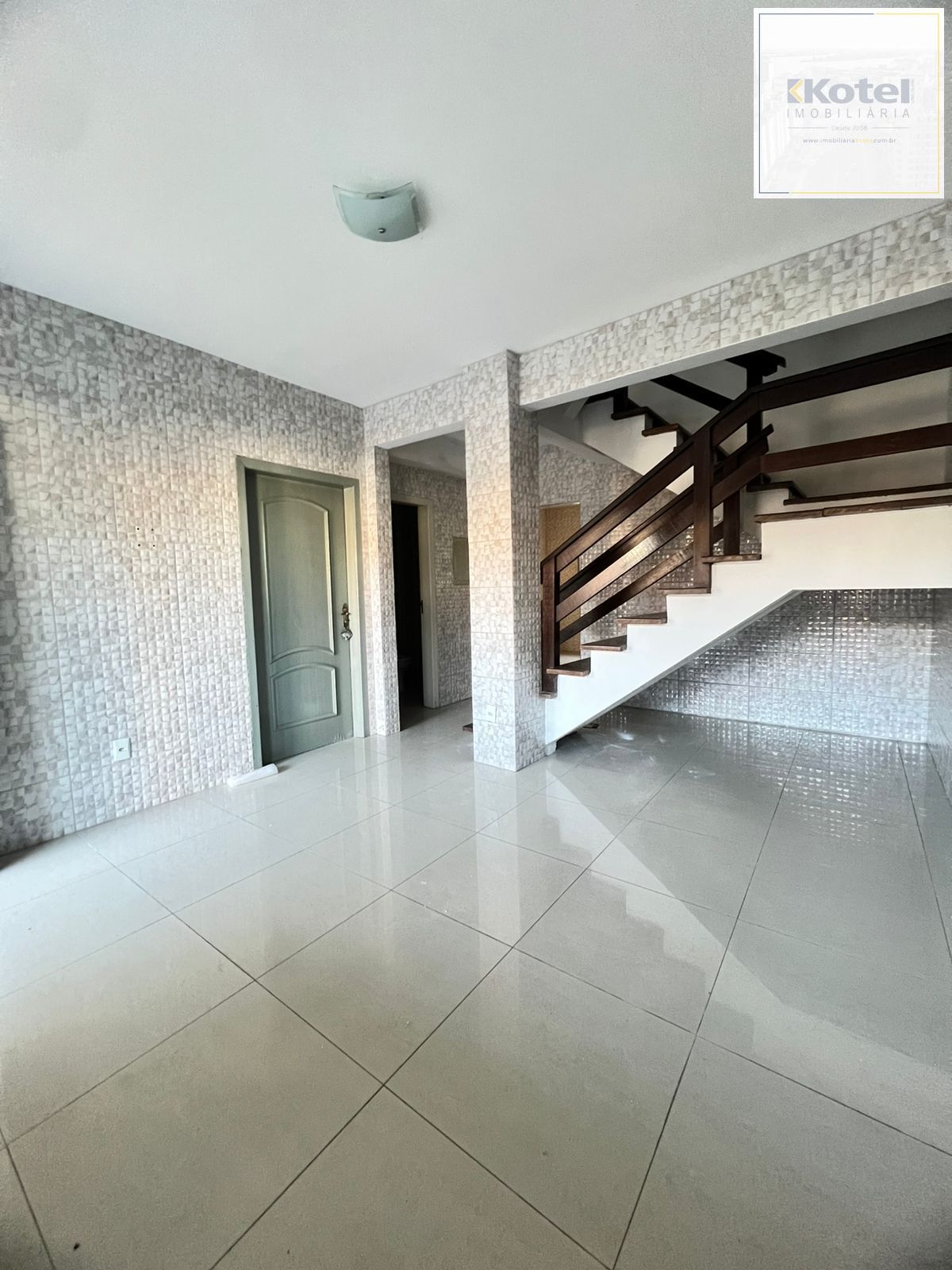 Casa à venda com 215m² na Hípica, 3 quartos sendo 1 suíte e 2 vagas — foto 5
