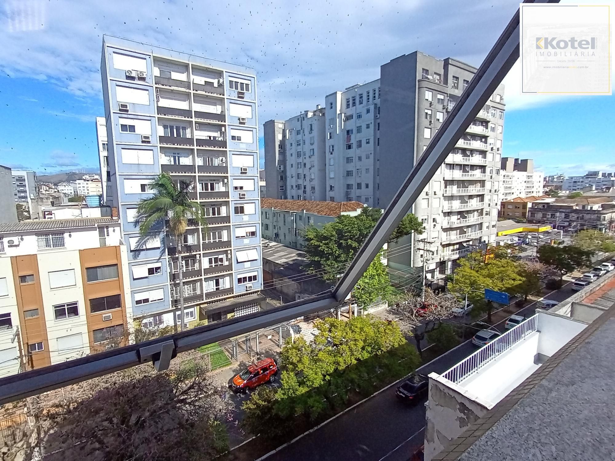 Sala na Venâncio Aires com mezanino e 2 banheiros — foto 2