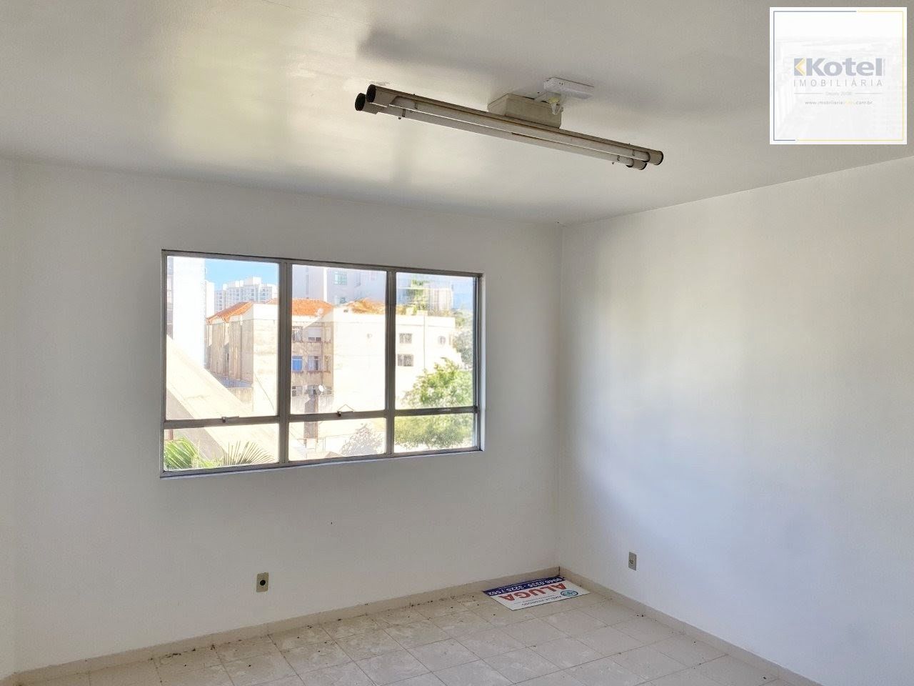 Sala Comercial perto do Carrefour Assis Brasil