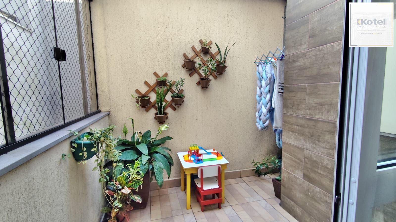 Apartamento em Cachoeirinha com suíte e sacada