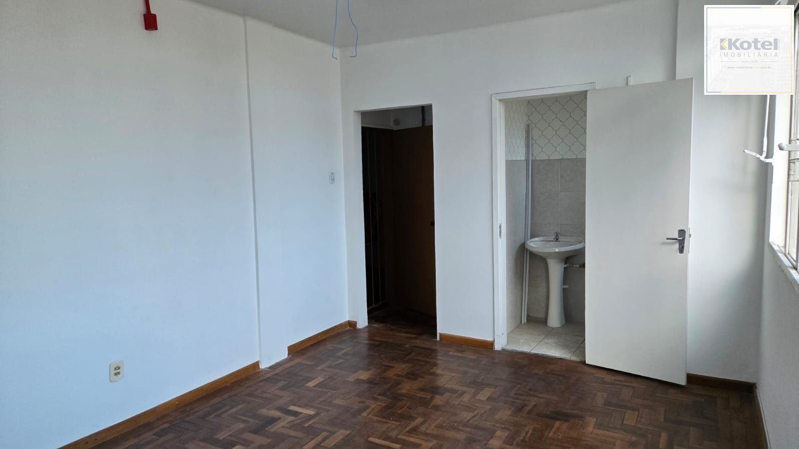 Sala Comercial Pronta para Seu Negócio no Centro Histórico de Porto Alegre