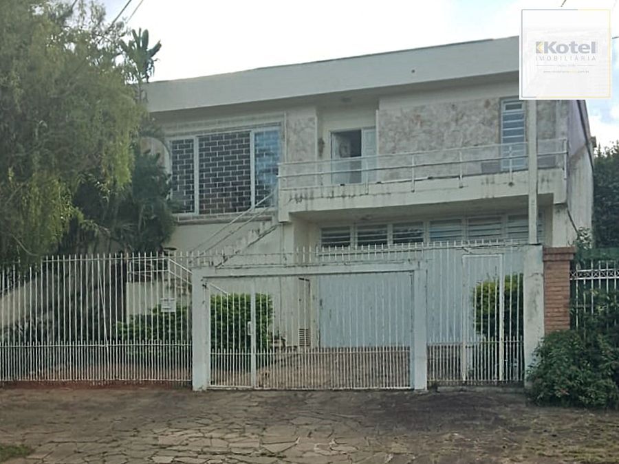 Casa com piscina no Chácara das Pedras