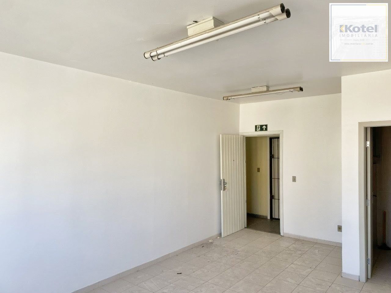 Sala Comercial perto do Carrefour Assis Brasil