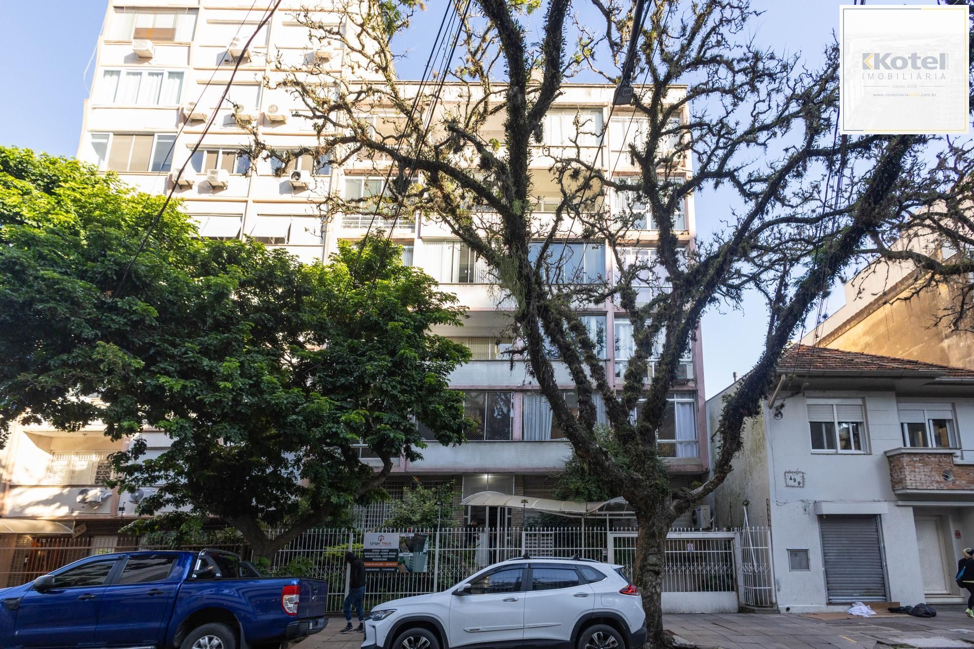 Apartamento totalmente reformado de 140m2 com vaga no Bom Fim