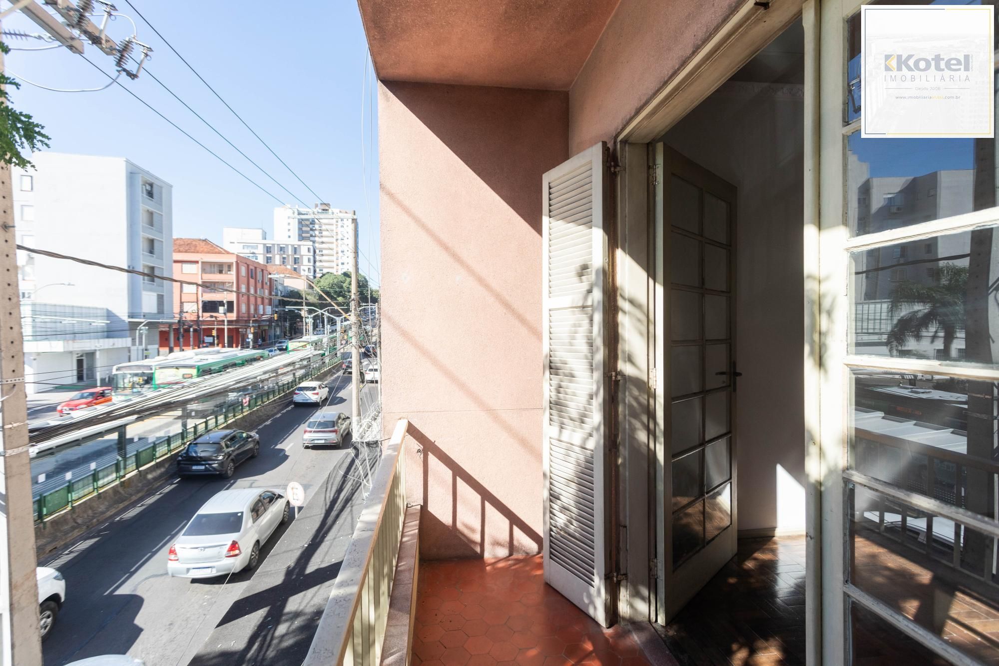 Amplo Apartamento de 3 Dormitórios com Sacada e Garagem na Av. Protásio Alves — foto 4